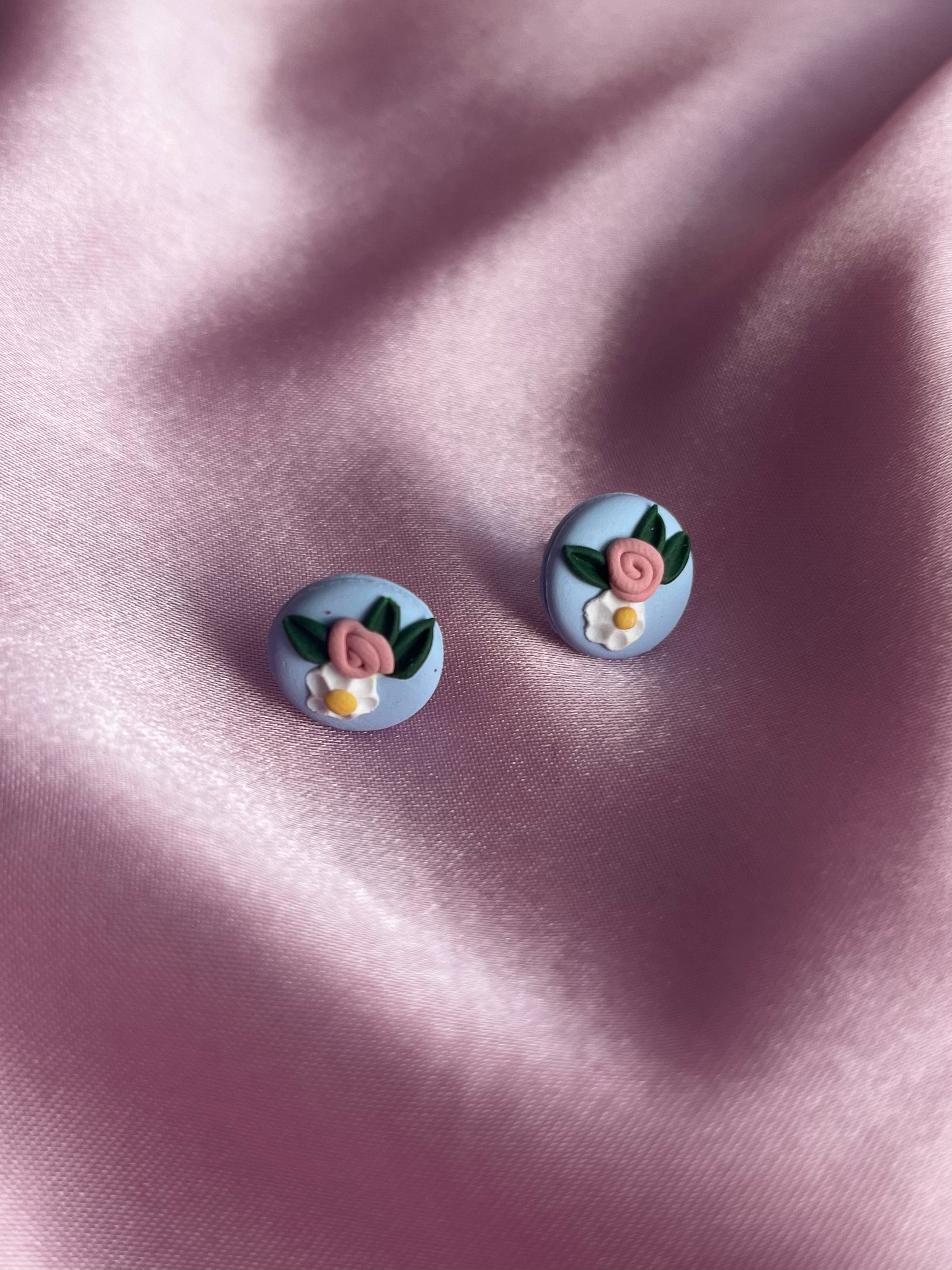 Floral cluster studs